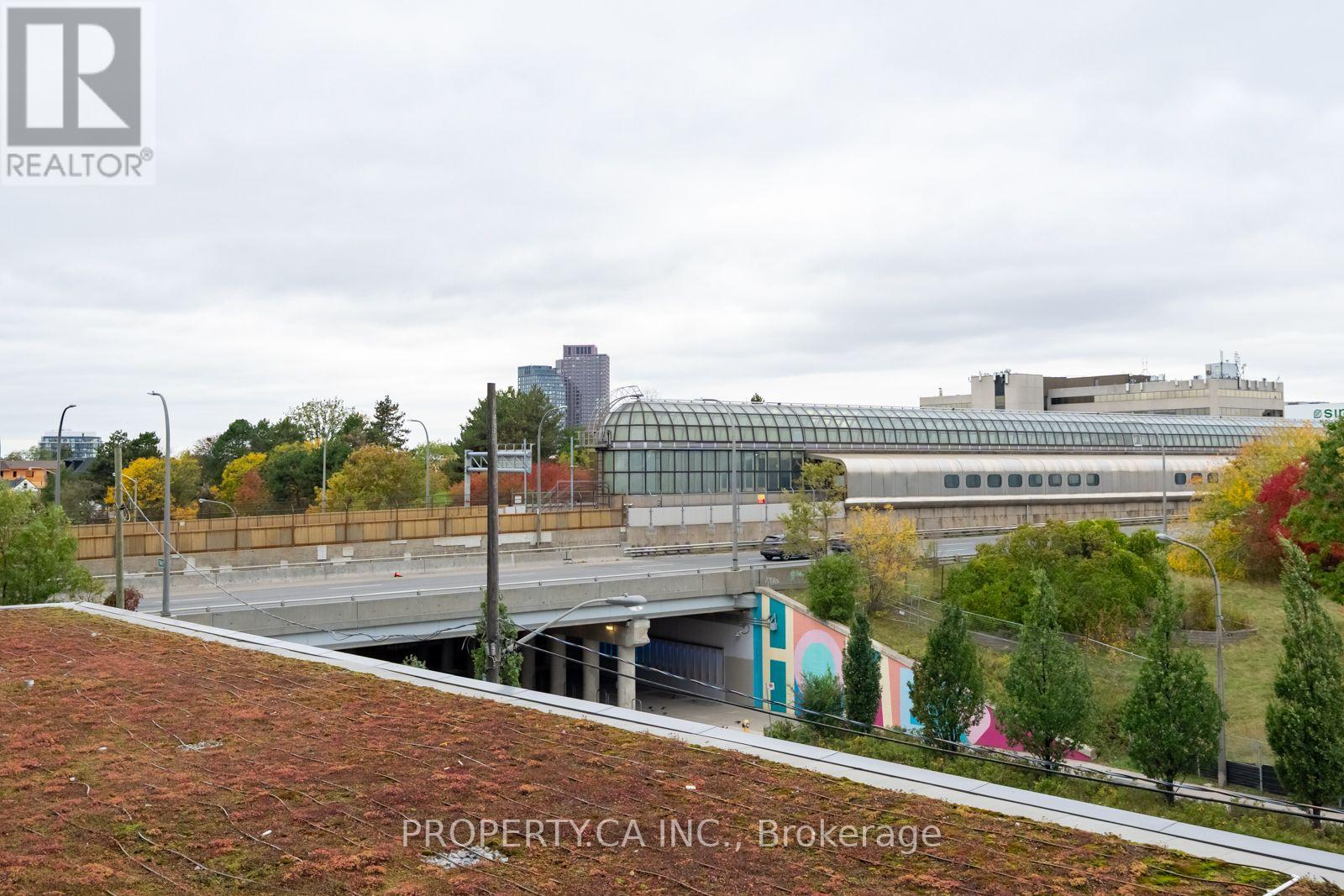 120 Varna Drive — photo 39