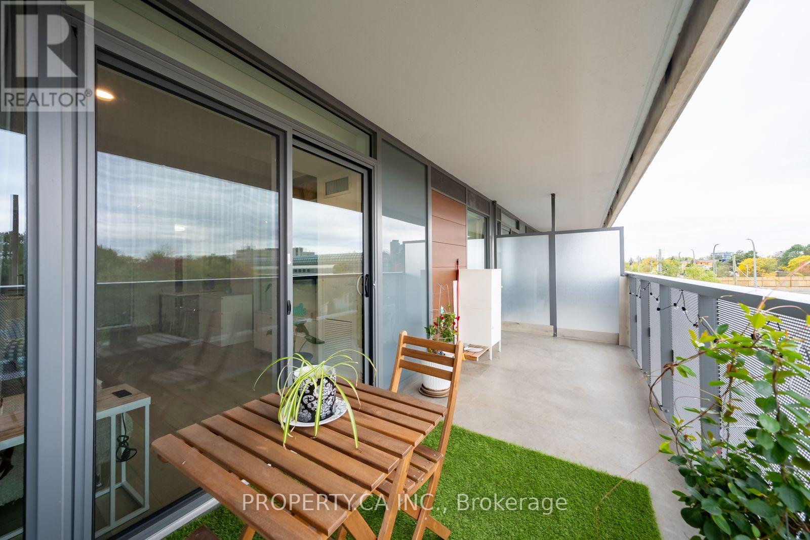120 Varna Drive — photo 41