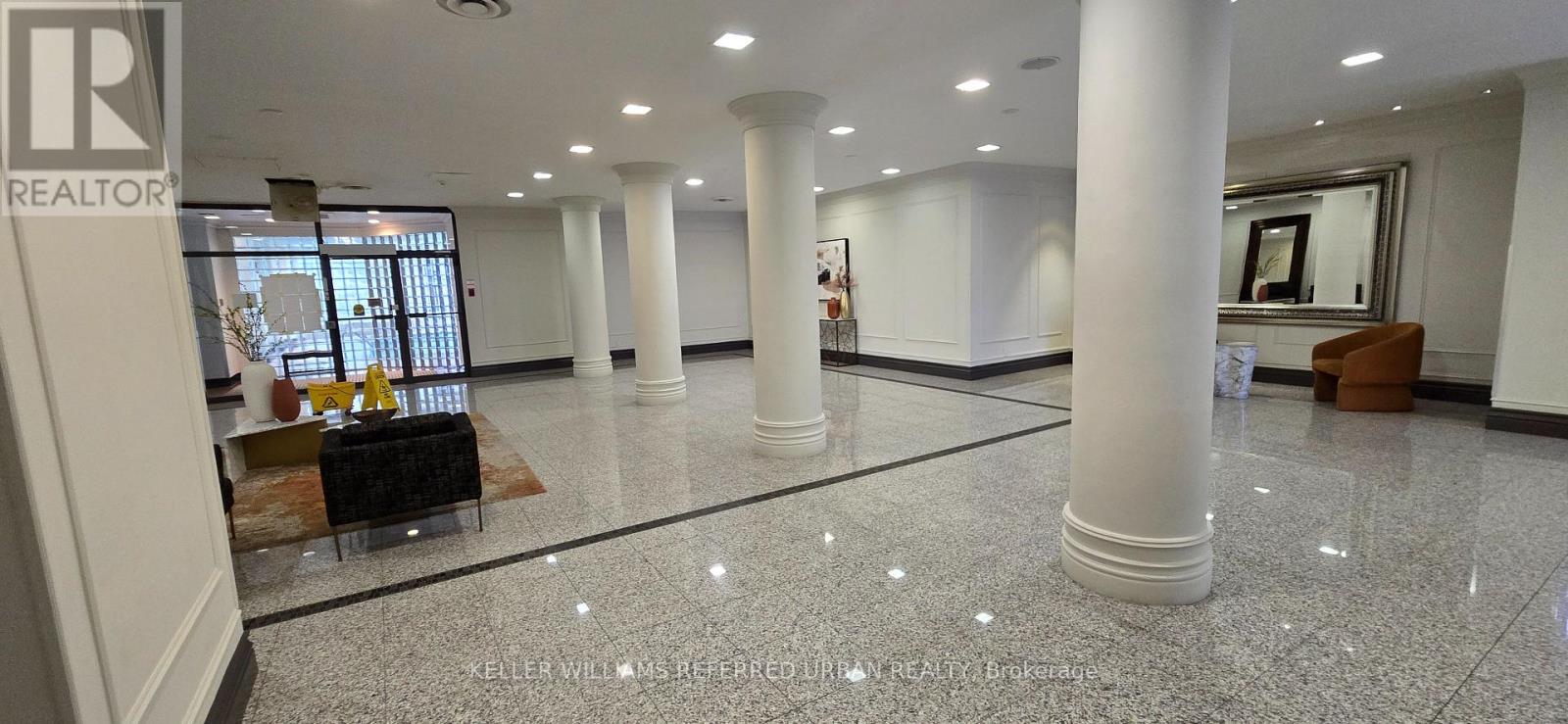 7 Bishop Avenue — photo 25