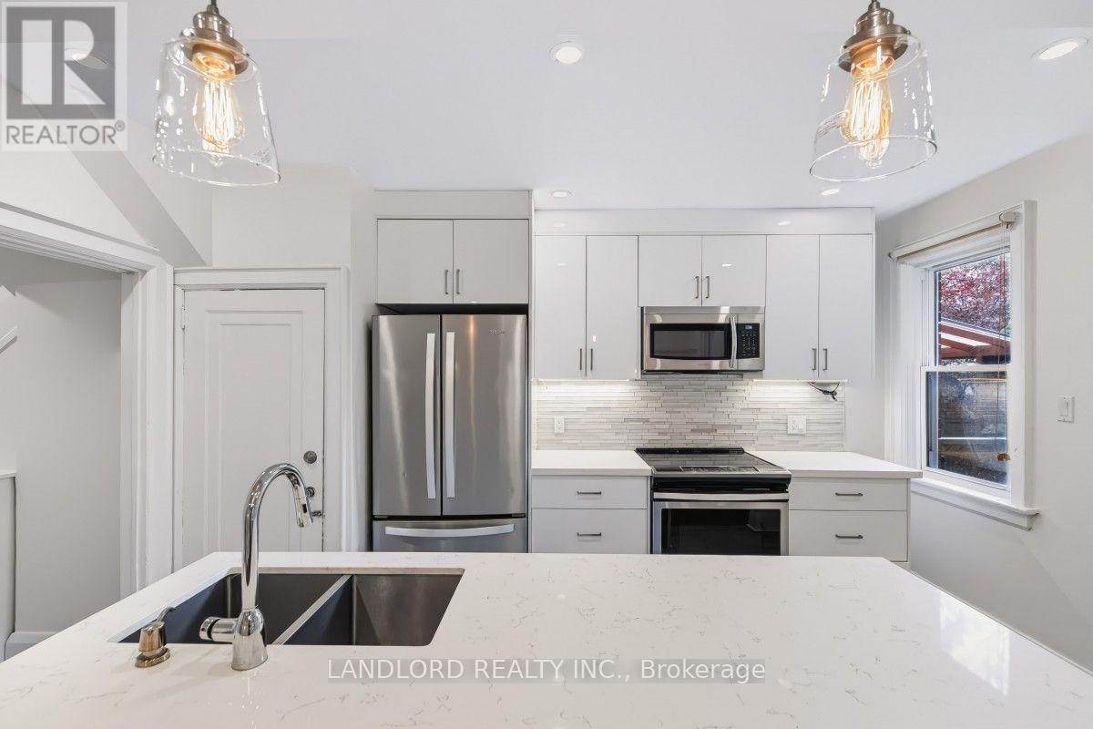 159 LAWRENCE AVENUE W - 11