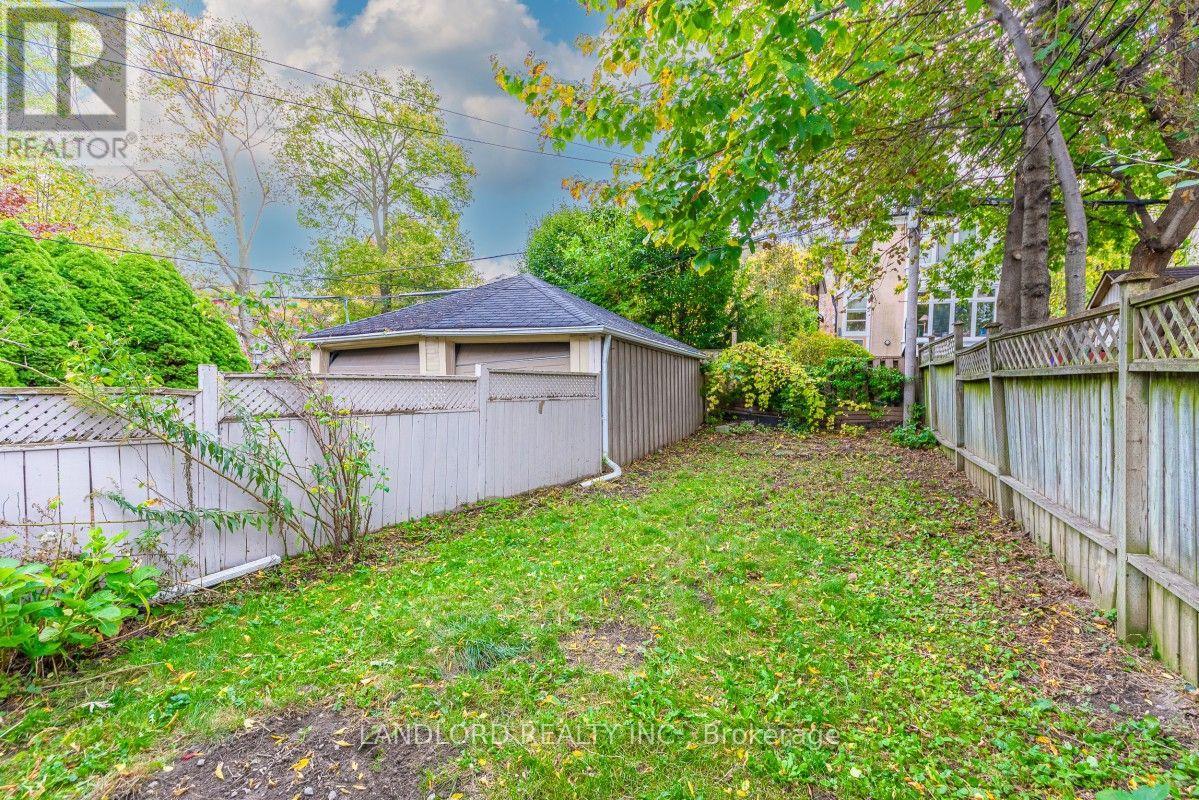 159 LAWRENCE AVENUE W - 31