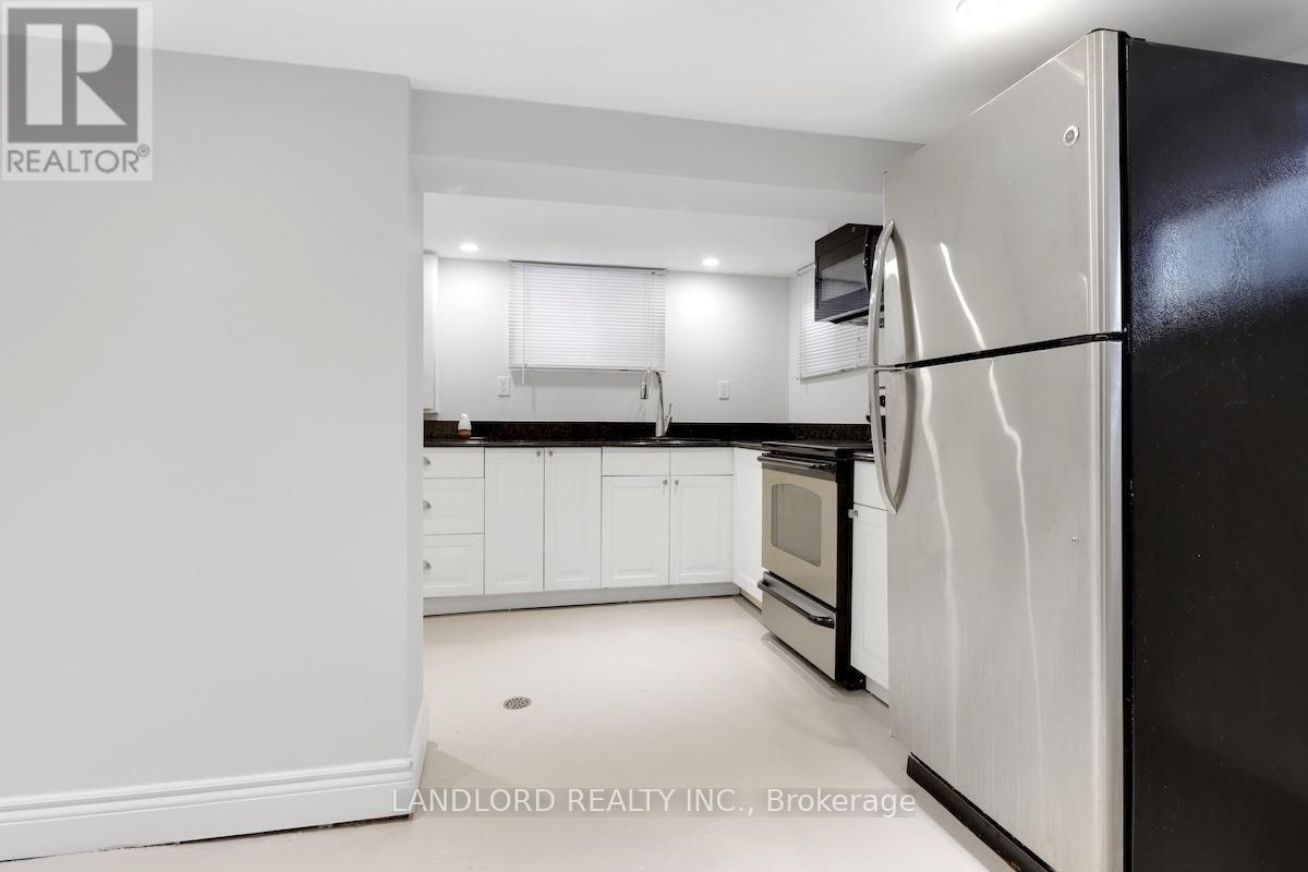 159 LAWRENCE AVENUE W - 33