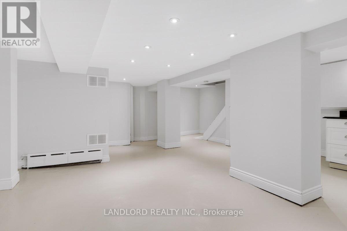 159 LAWRENCE AVENUE W - 36