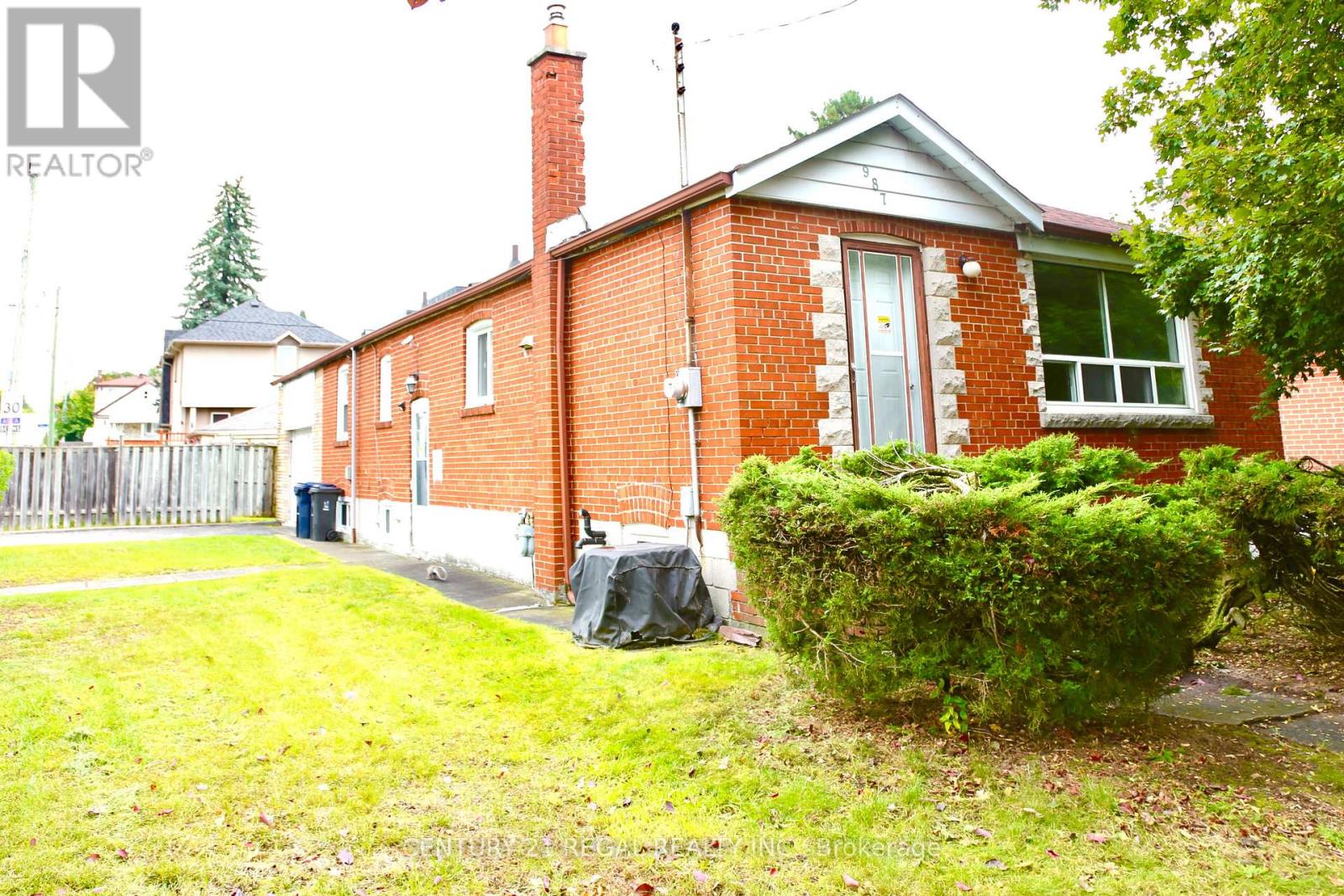 987 Victoria Park Avenue, Toronto, ON photo 13
