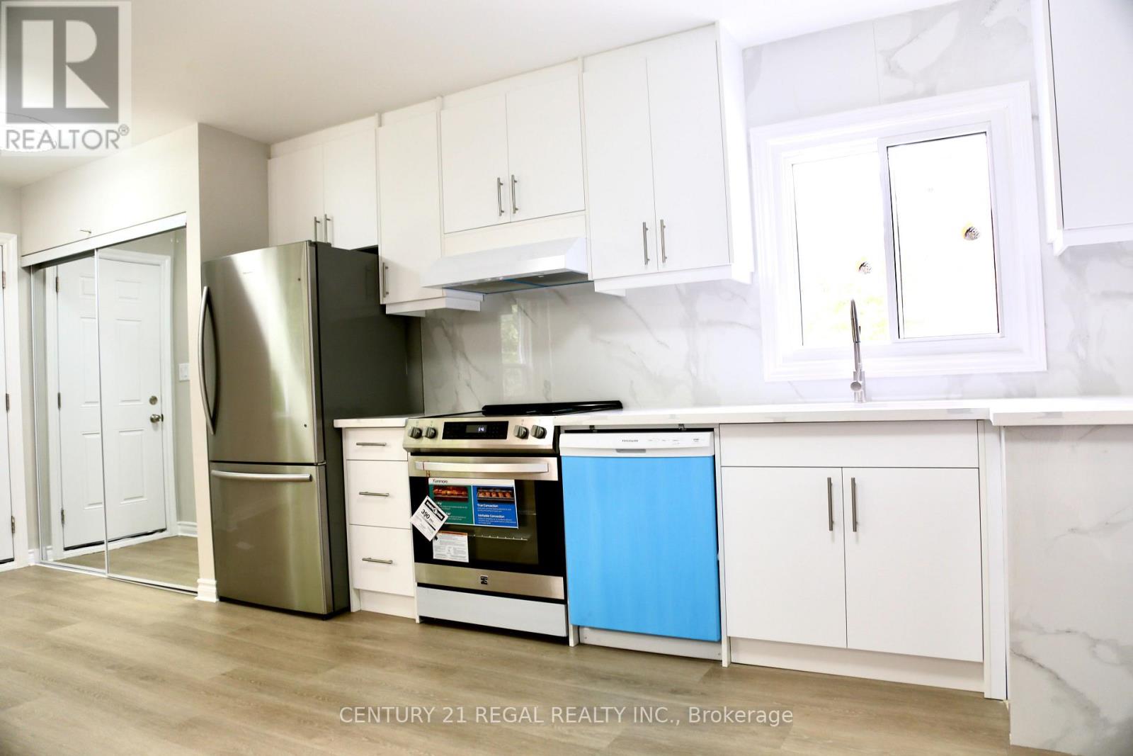 987 Victoria Park Avenue, Toronto, ON photo 2