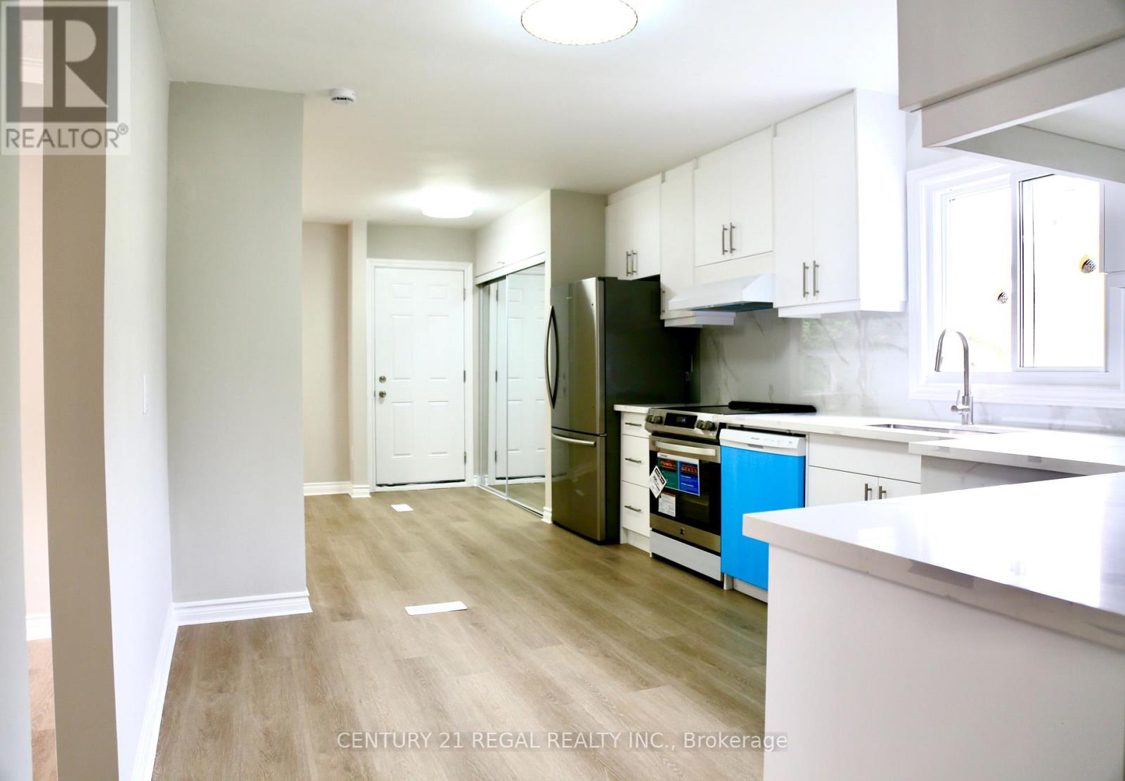 987 Victoria Park Avenue, Toronto, ON photo 3