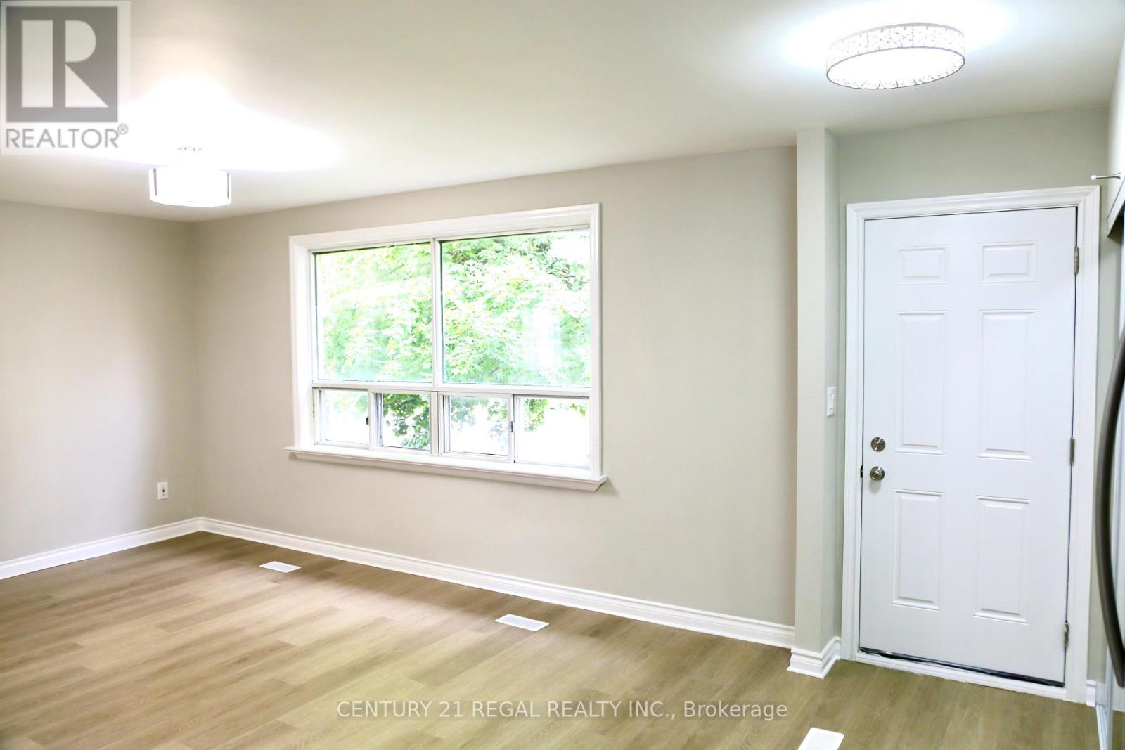 987 Victoria Park Avenue, Toronto, ON photo 7
