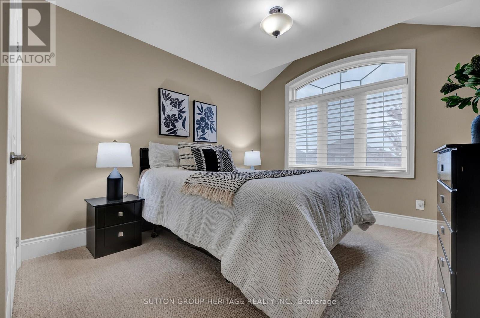 25 Charterhouse Drive, Whitby, ON photo 31