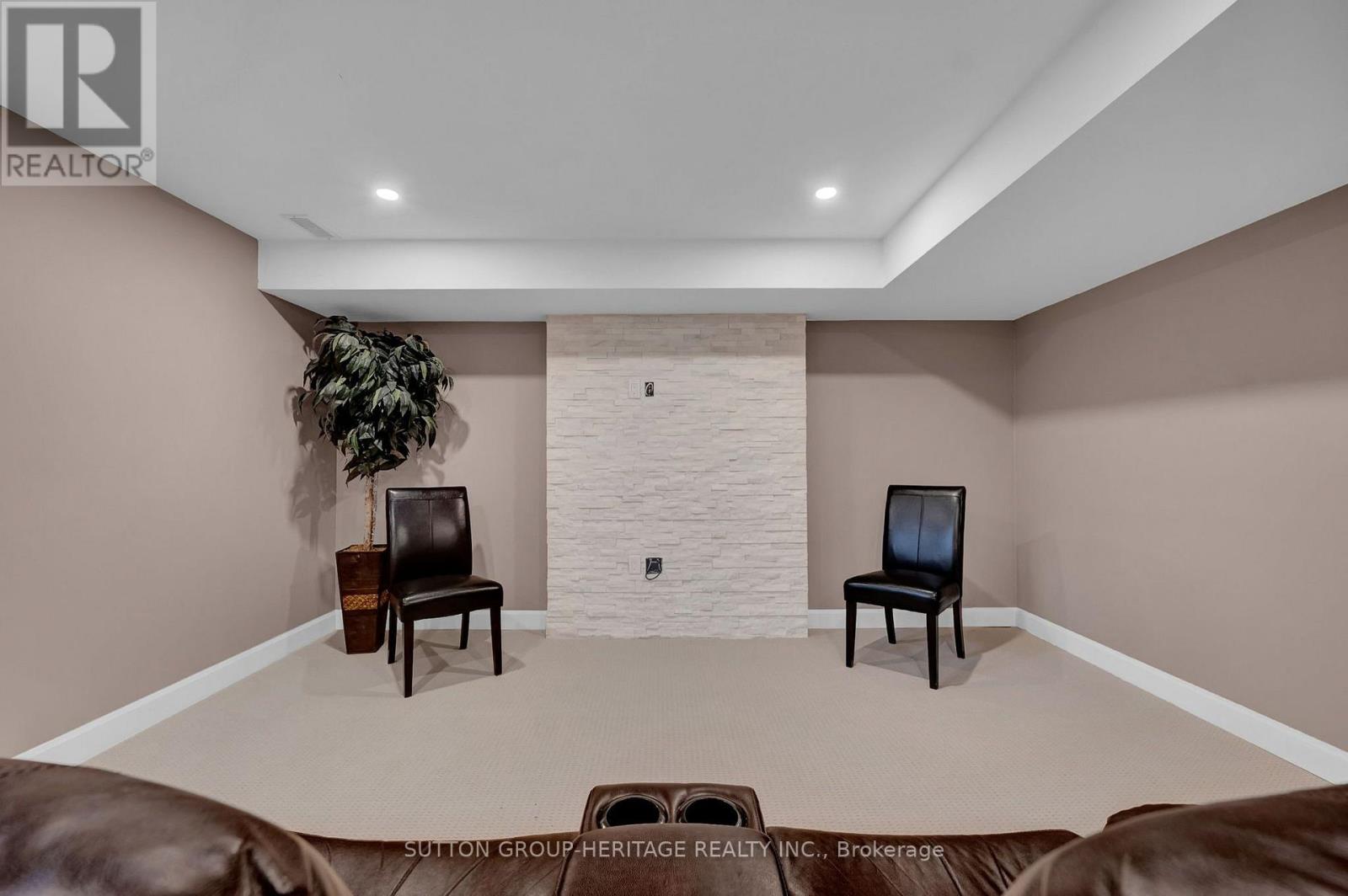 25 Charterhouse Drive, Whitby, ON photo 35