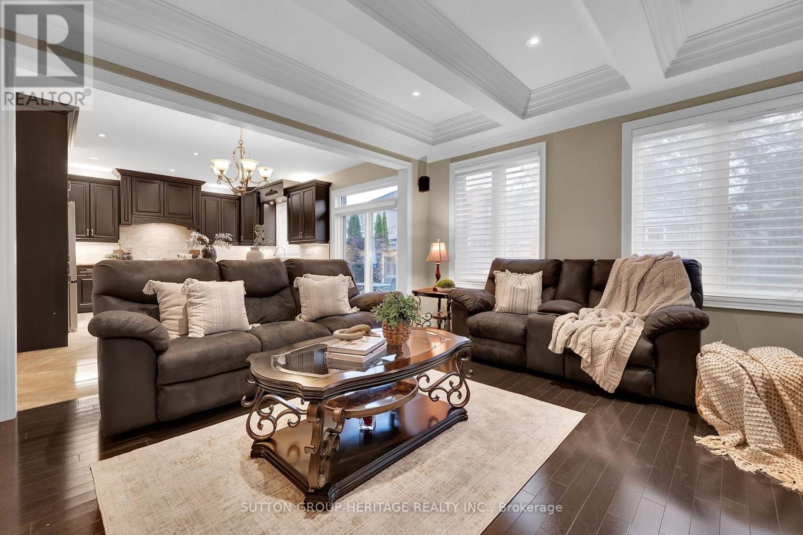 25 Charterhouse Drive, Whitby, ON photo 5