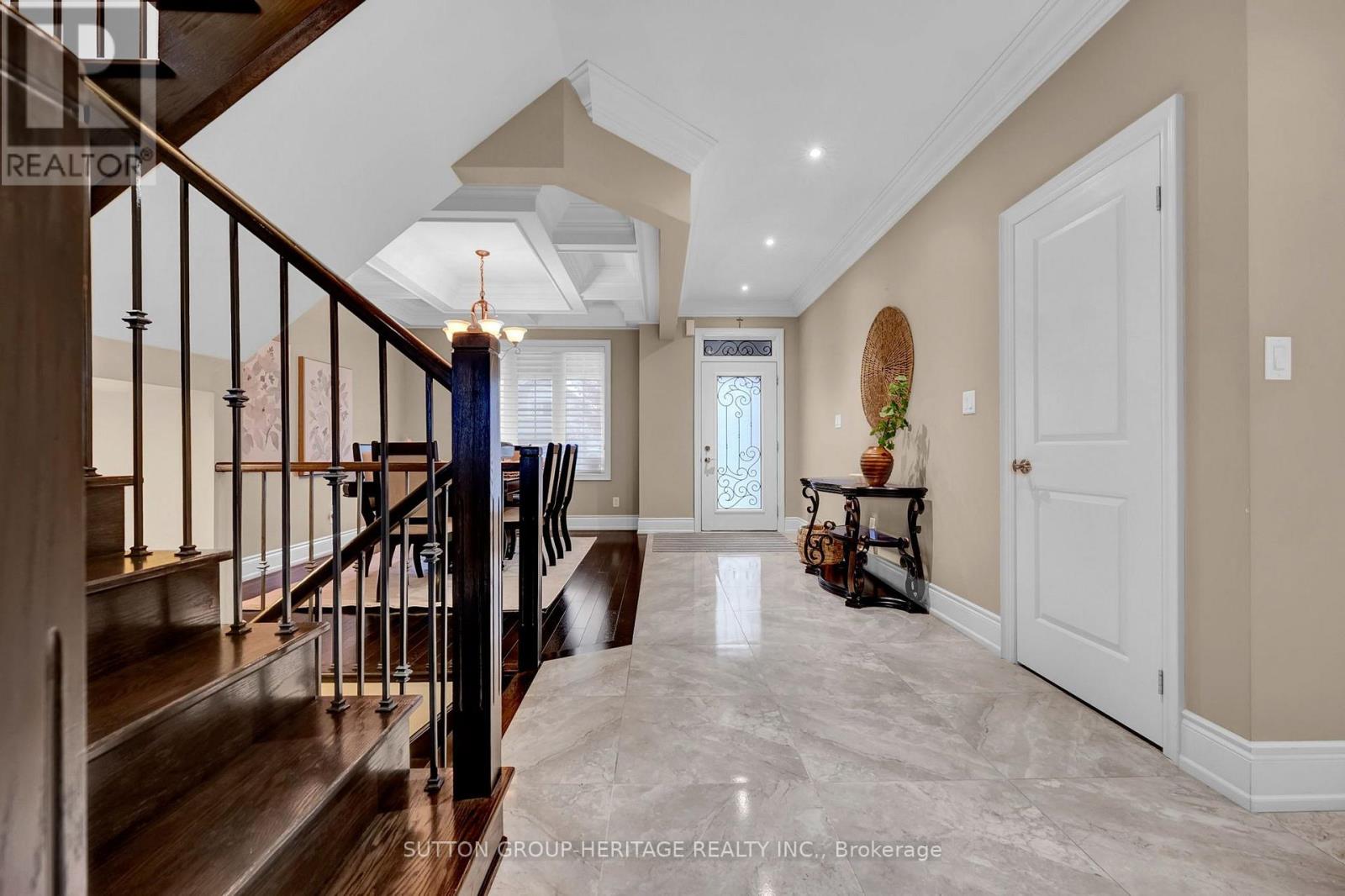25 Charterhouse Drive, Whitby, ON photo 9