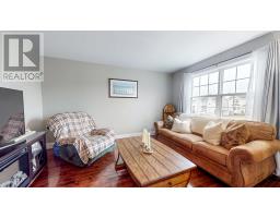 15 Maclaren Place thumbnail 3