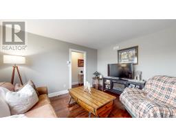 15 Maclaren Place thumbnail 4