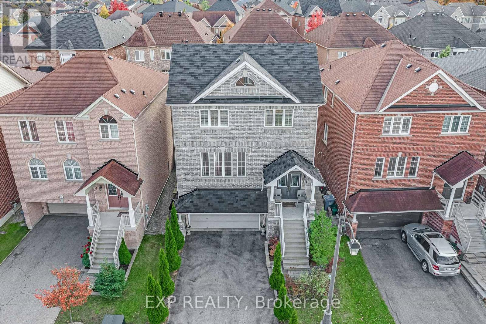 211 Ray Snow Boulevard, Newmarket, ON