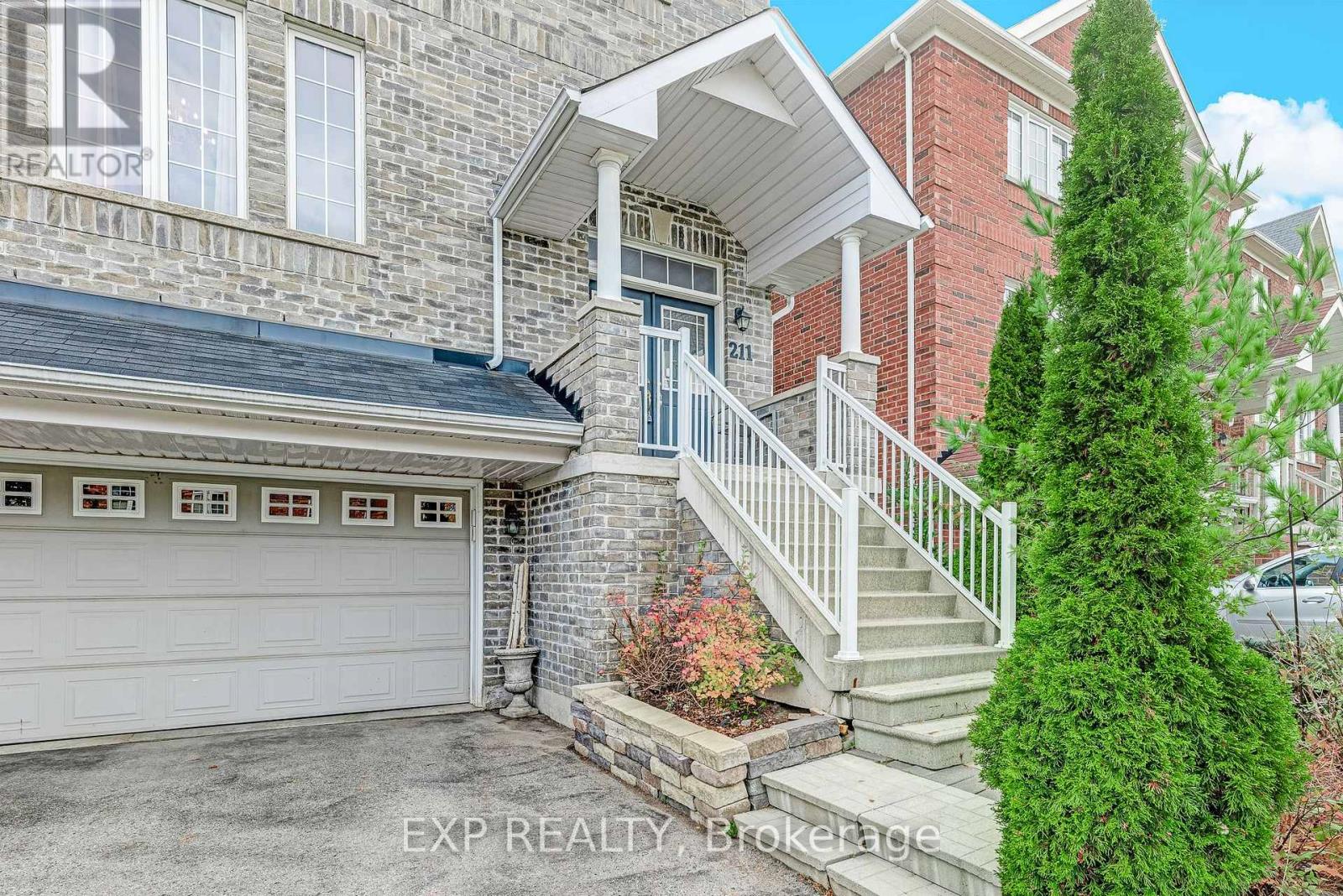 211 Ray Snow Boulevard, Newmarket, ON photo 3