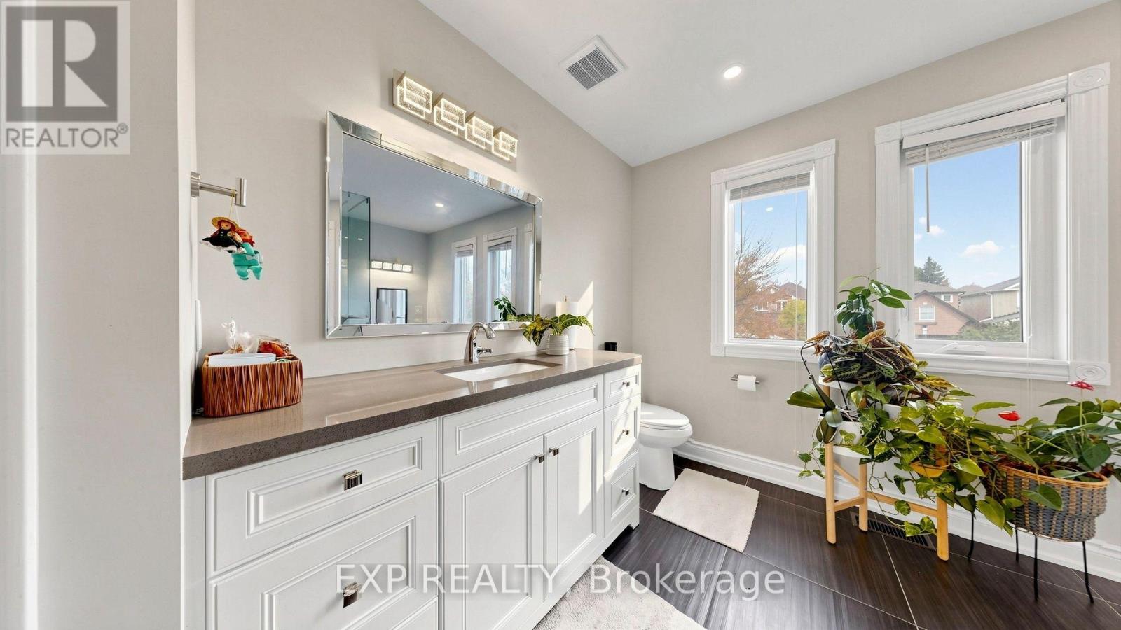 416 Bartholomew Drive, Newmarket, ON photo 18