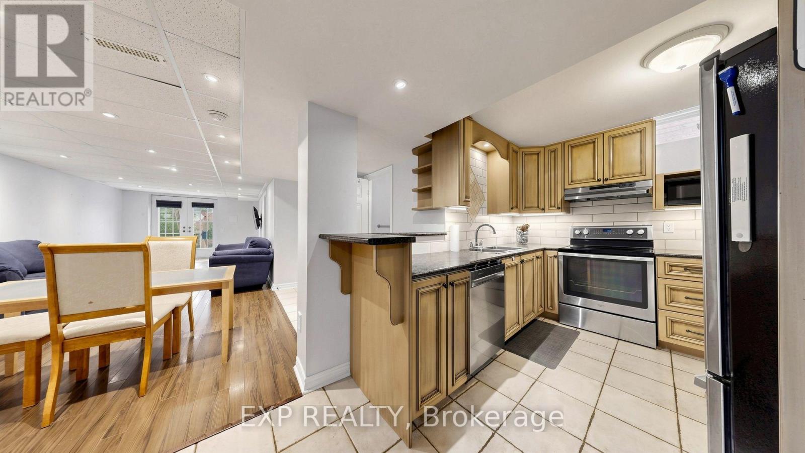 416 Bartholomew Drive, Newmarket, ON photo 31