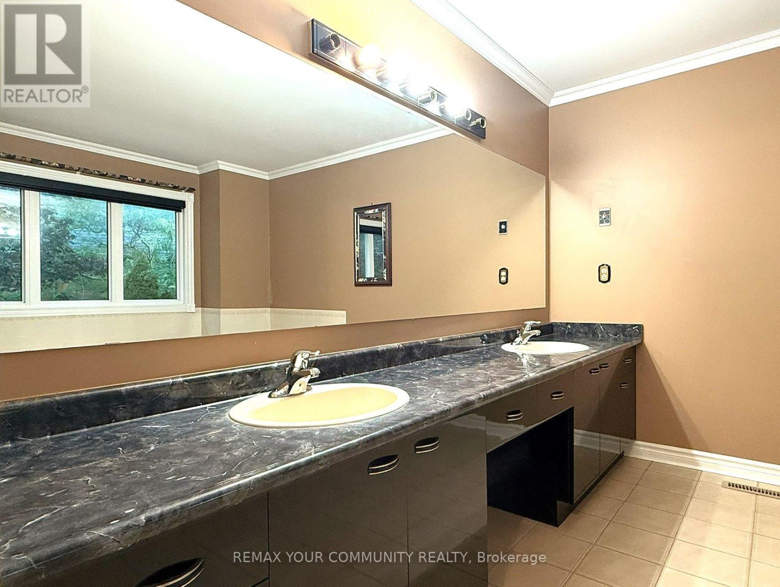 7 Crescentview Road — photo 11