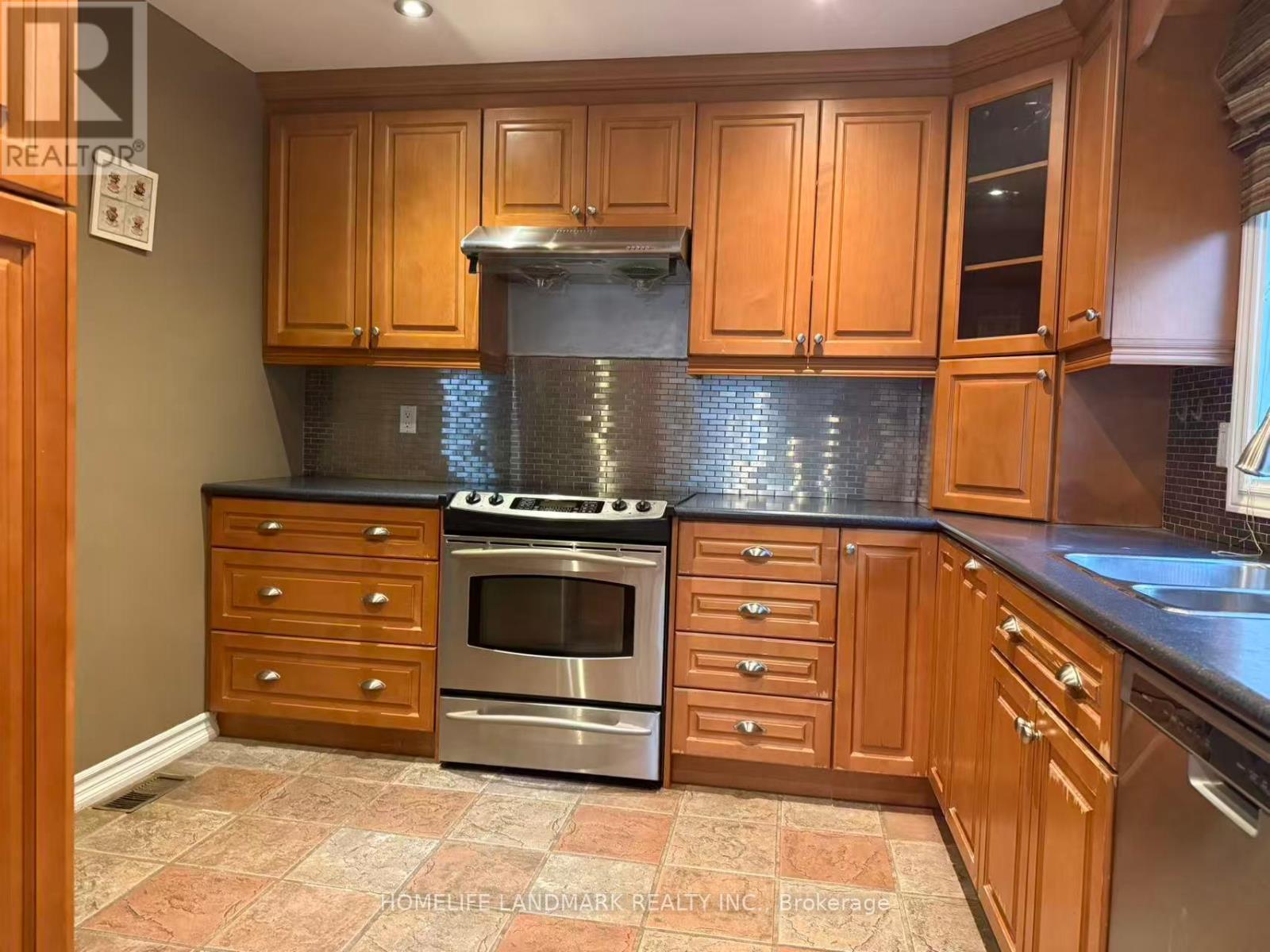 83 Lincoln Green Drive — photo 4