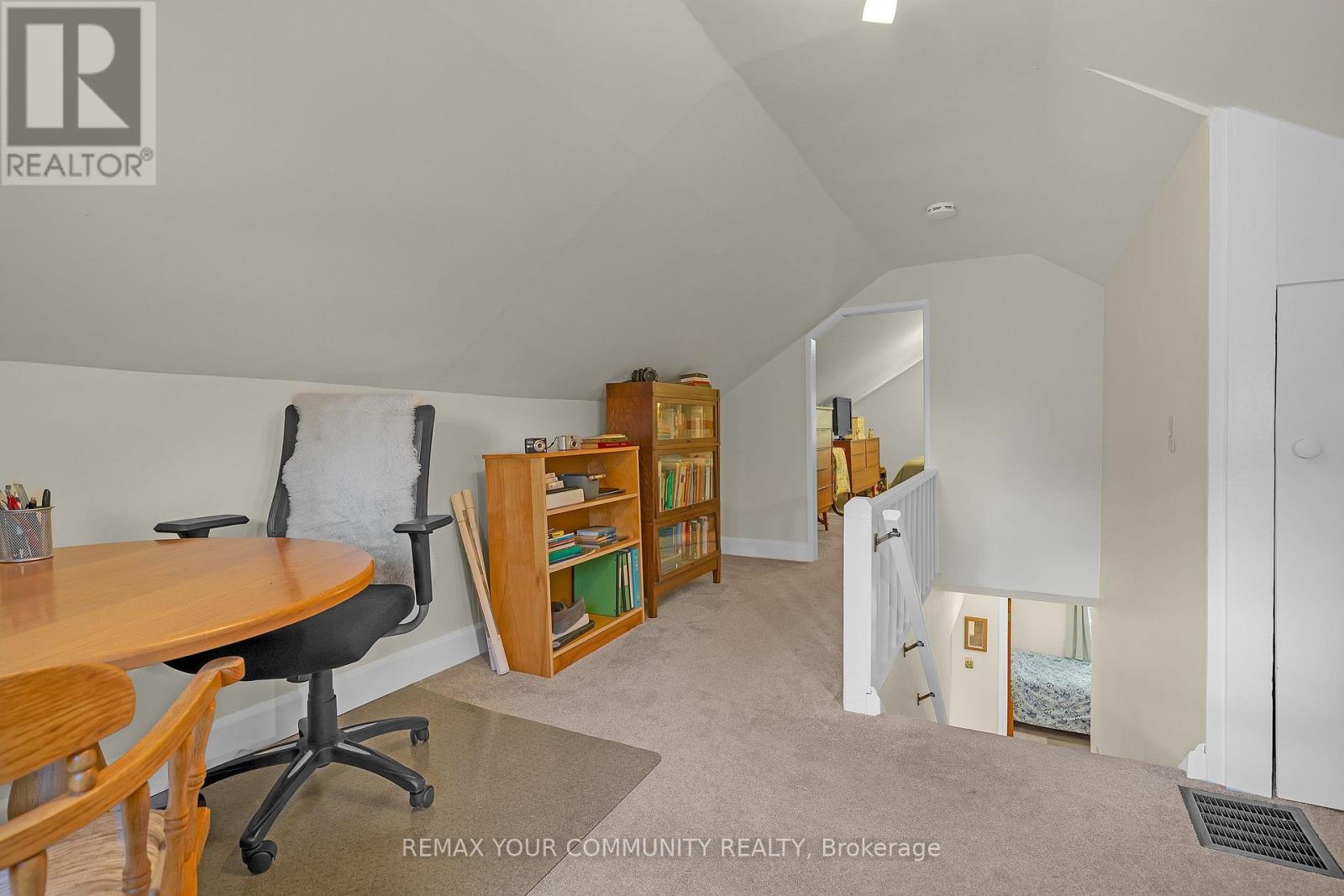 223 Richmond Street, Richmond Hill, ON photo 22