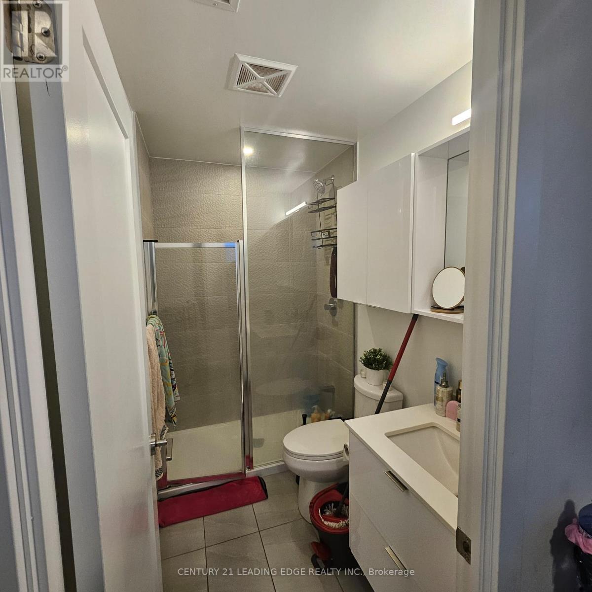 5105 Hurontario Street — photo 18