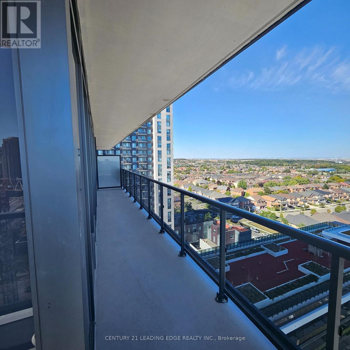 5105 Hurontario Street — photo 25