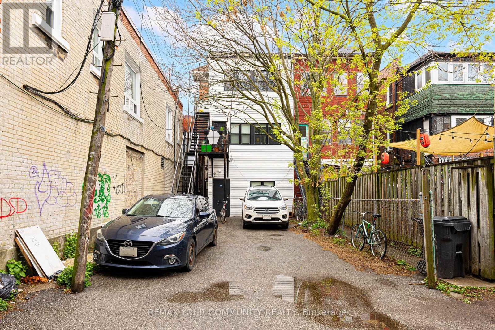 151 Roncesvalles Avenue — photo 29