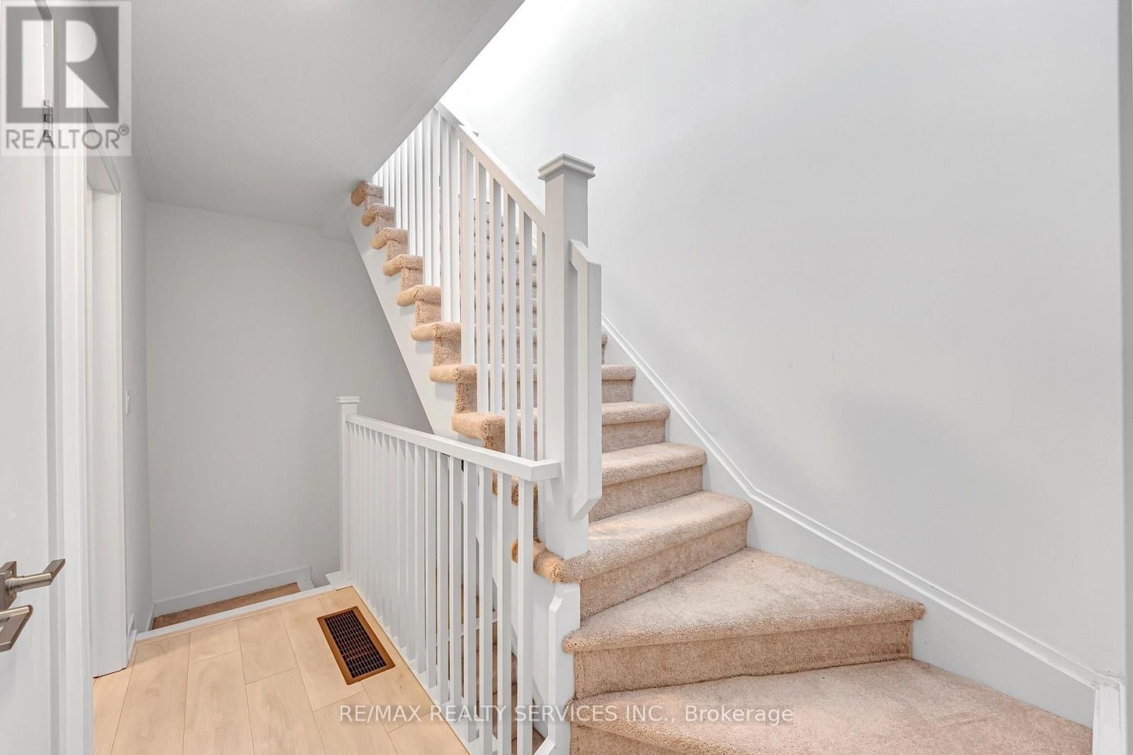 1121 Cooke Boulevard — photo 32