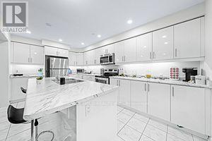 1227 Mulroney Heights — photo 10
