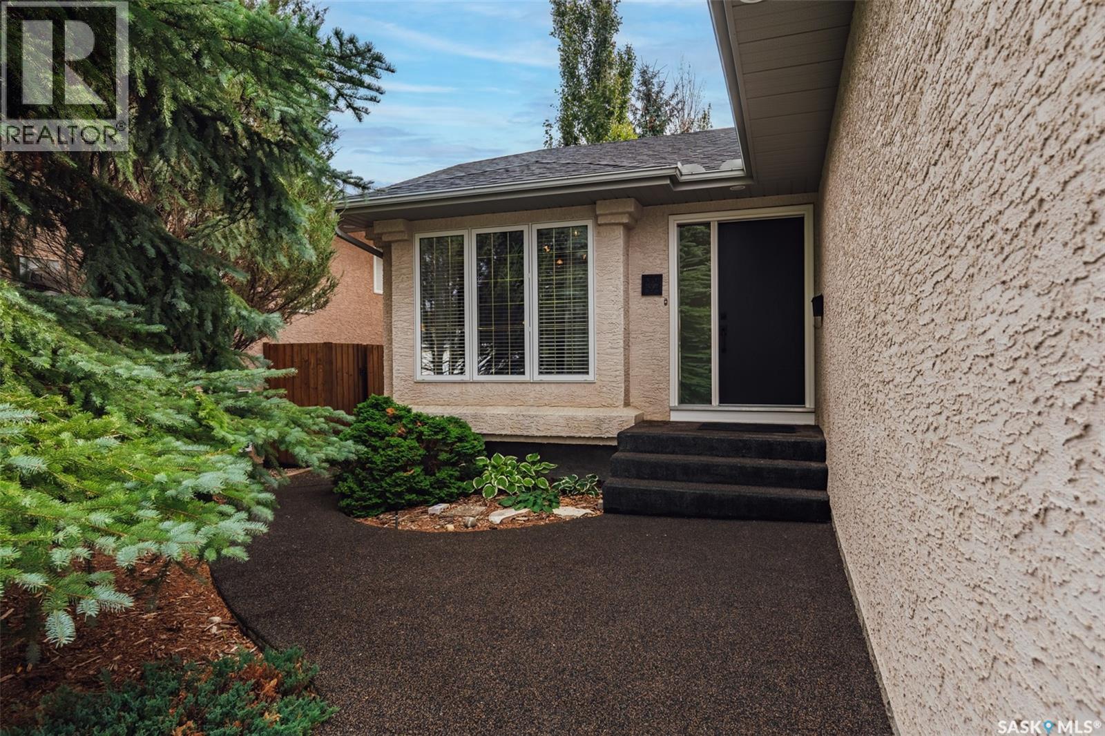 447 Briarvale COURT, Saskatoon — photo 3