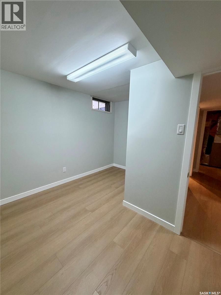 713 Birch CRESCENT - 38
