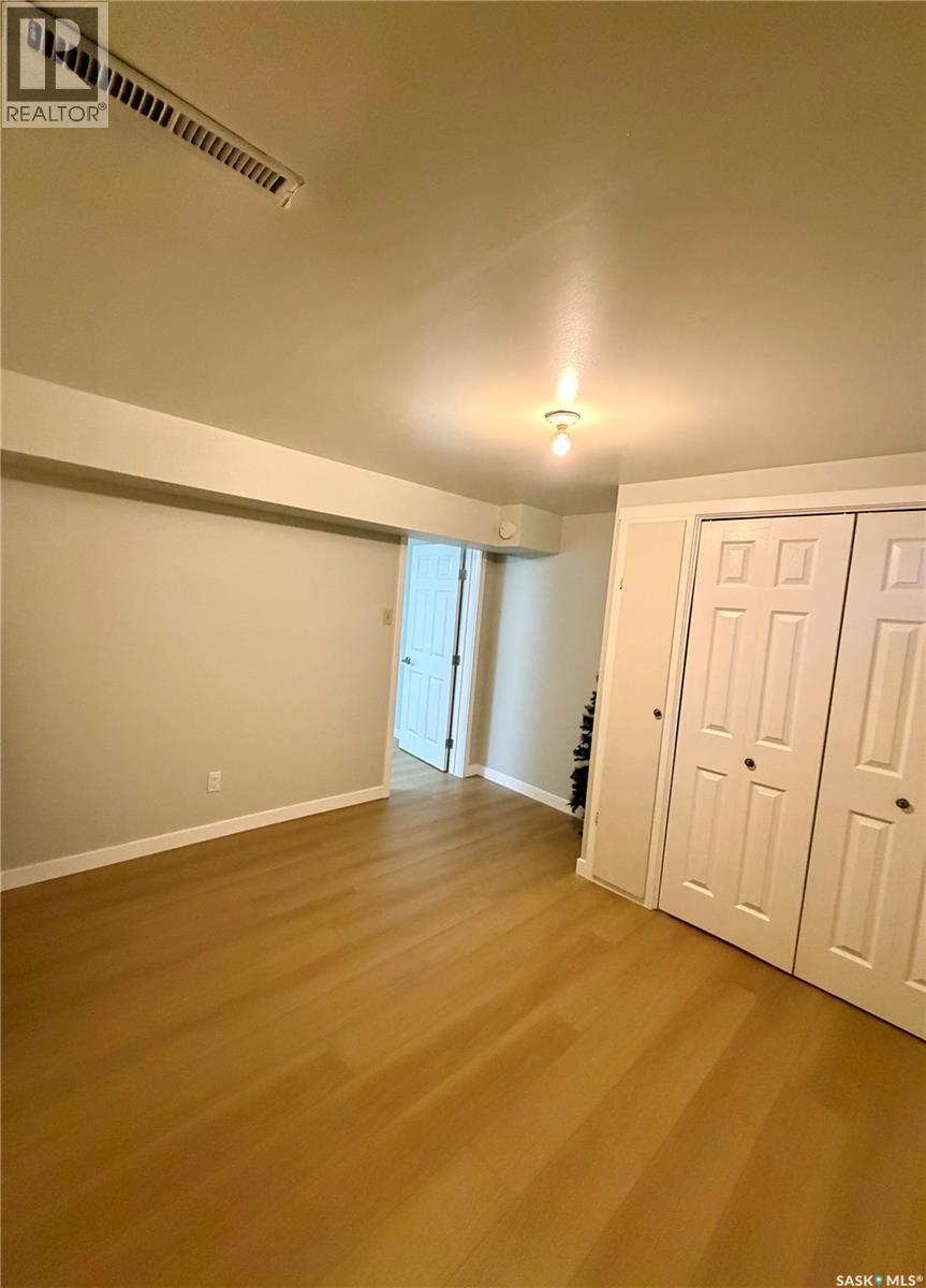 713 Birch CRESCENT - 43