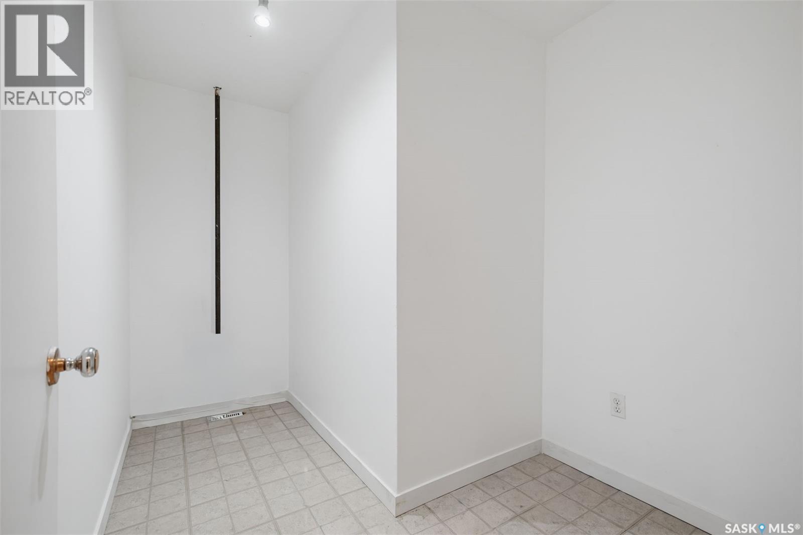 706 S AVENUE N, Saskatoon — photo 16