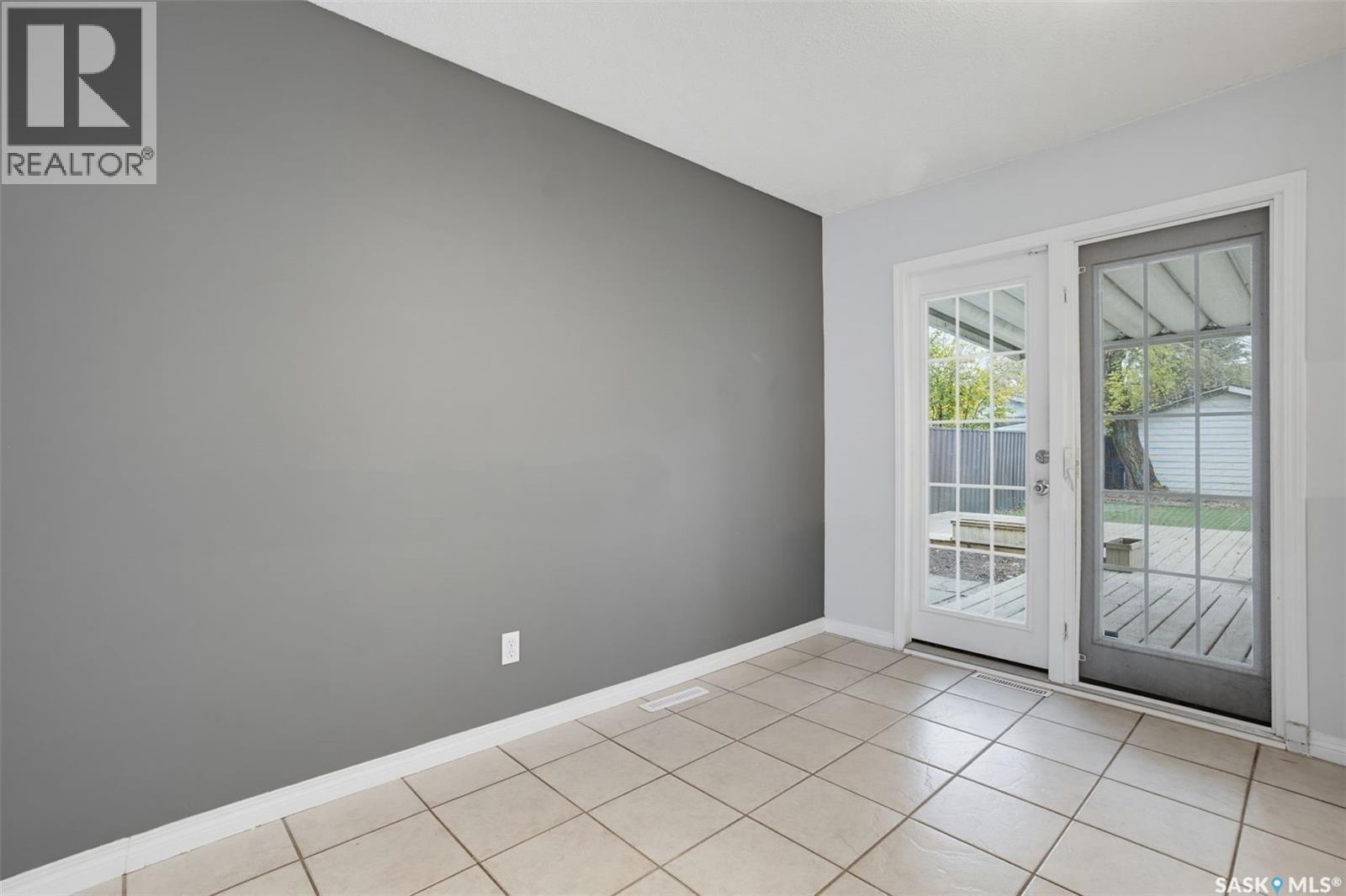 706 S AVENUE N, Saskatoon — photo 8