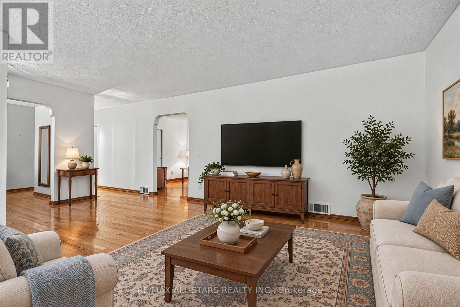 12 ADANAC DRIVE - 5
