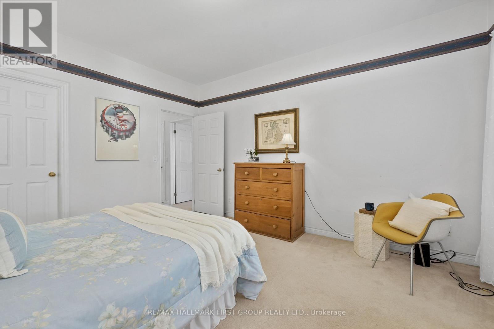 #107 95 ROBERT'S ROW - 21