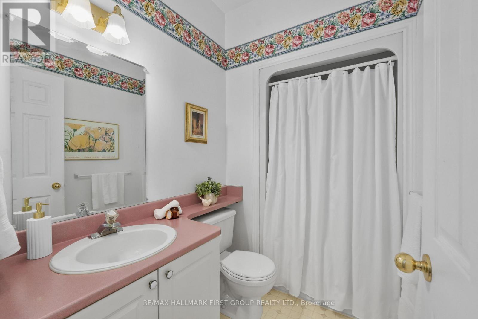 #107 95 ROBERT'S ROW - 22