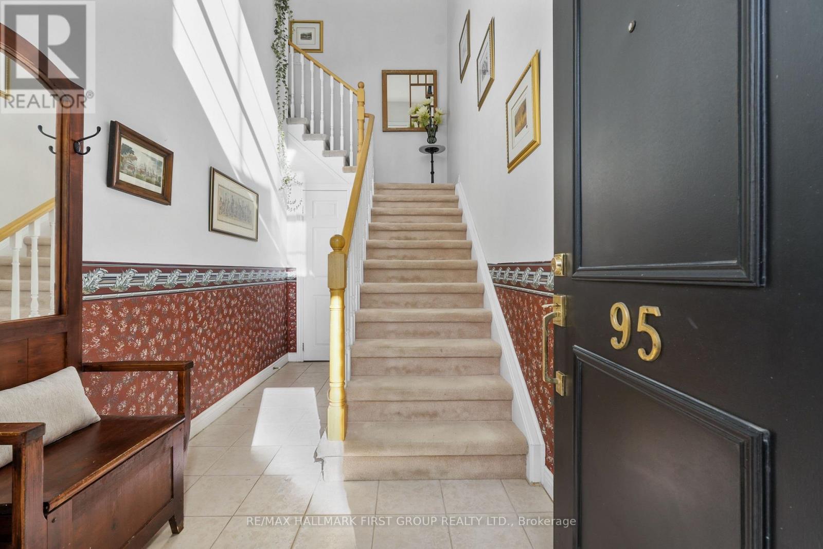 #107 95 ROBERT'S ROW - 4