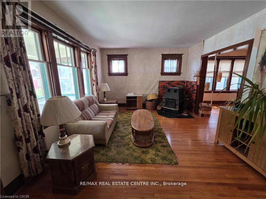 20 Fairview Avenue, Kitchener, ON photo 8