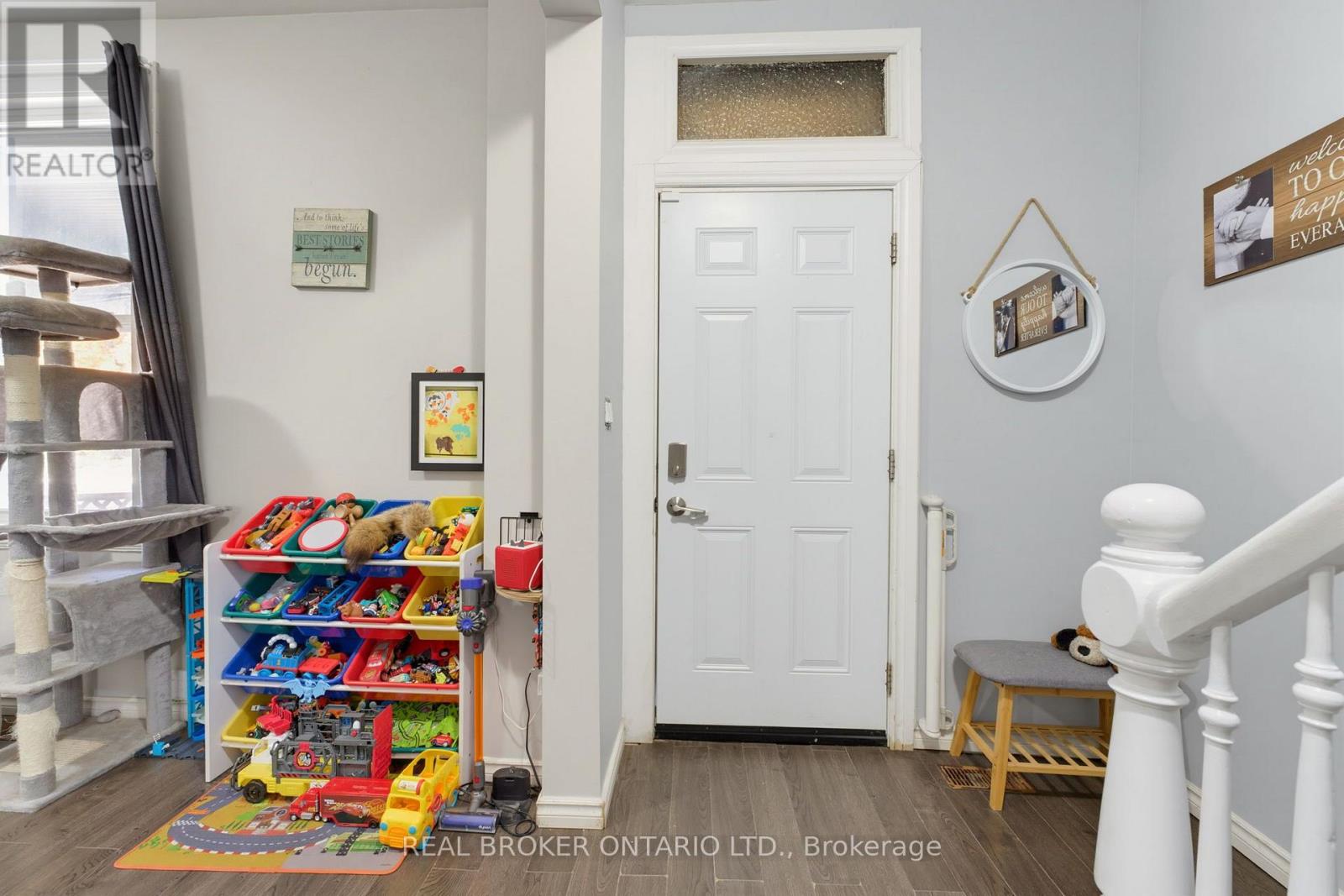 256 Dundas Street, Woodstock, ON photo 12