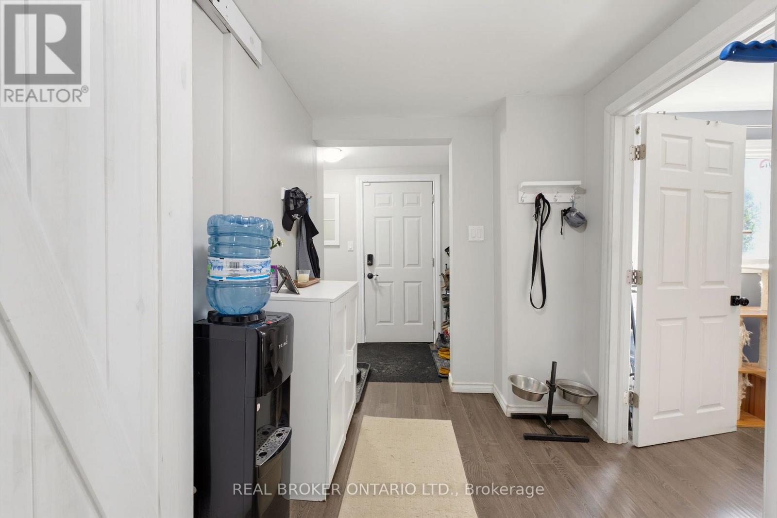 256 Dundas Street, Woodstock, ON photo 14
