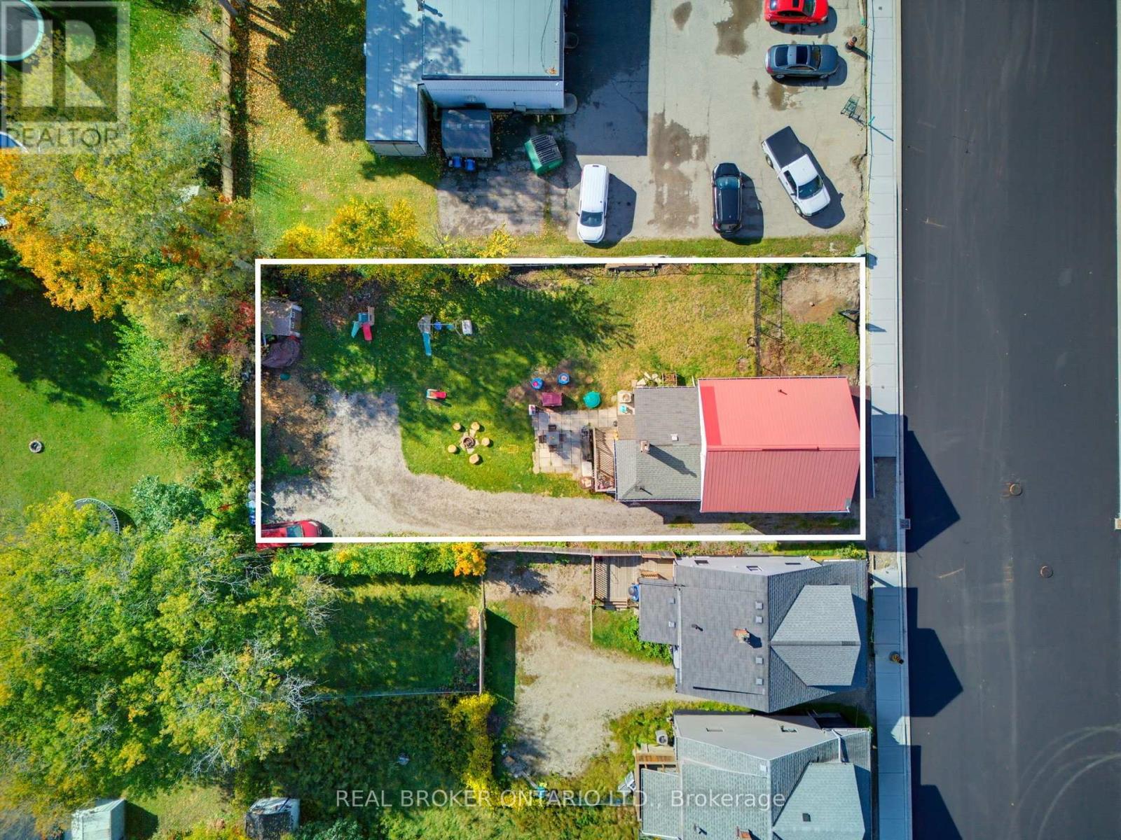 256 Dundas Street, Woodstock, ON photo 2