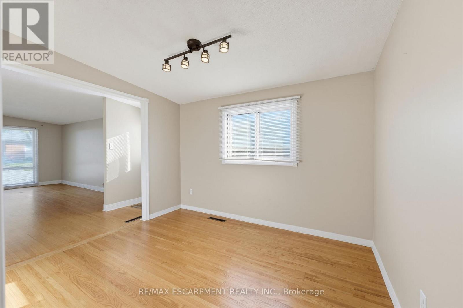 34 Fielding Crescent, Hamilton, ON photo 10