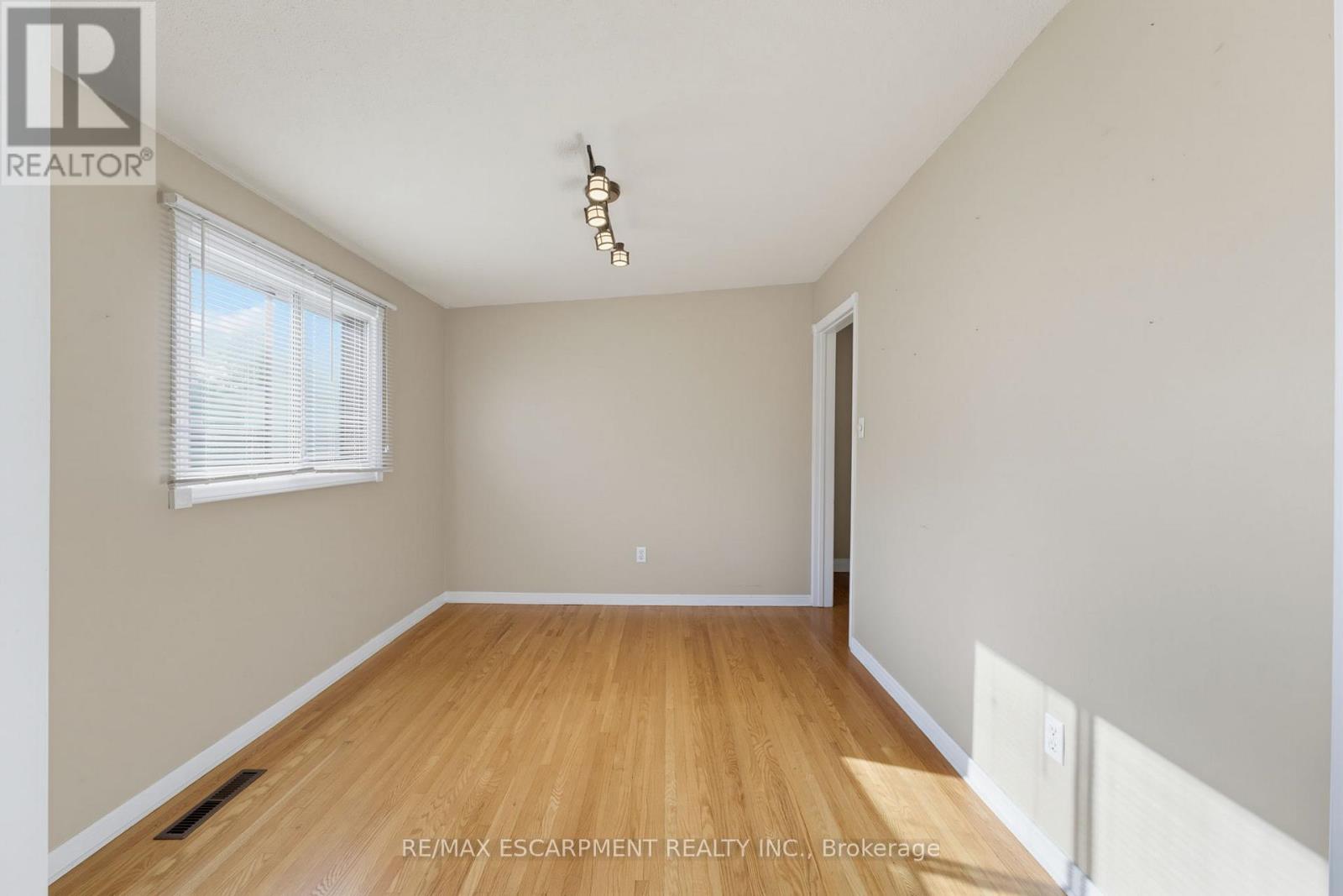 34 Fielding Crescent, Hamilton, ON photo 9