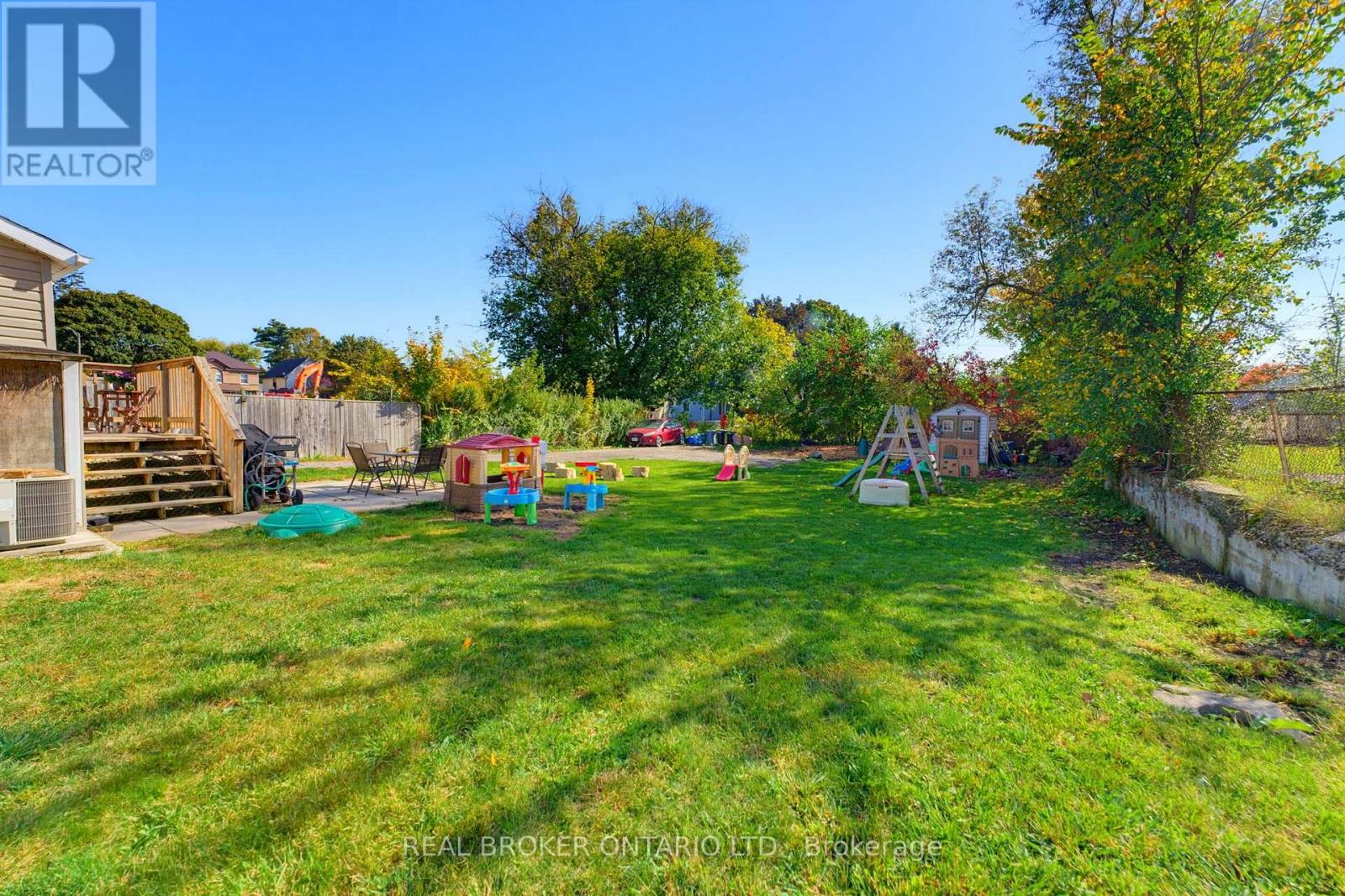 252 Dundas Street, Woodstock, ON photo 22