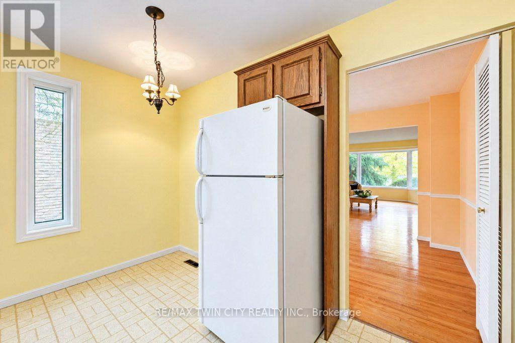 165 Mcgarry Drive, Kitchener, ON photo 13