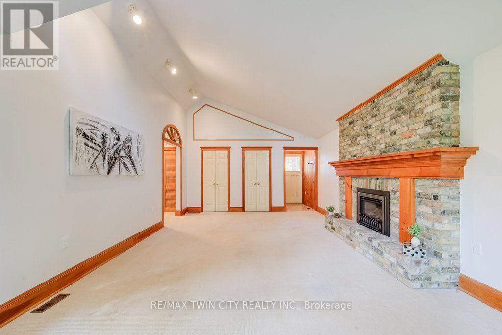 165 MCGARRY DRIVE - 23
