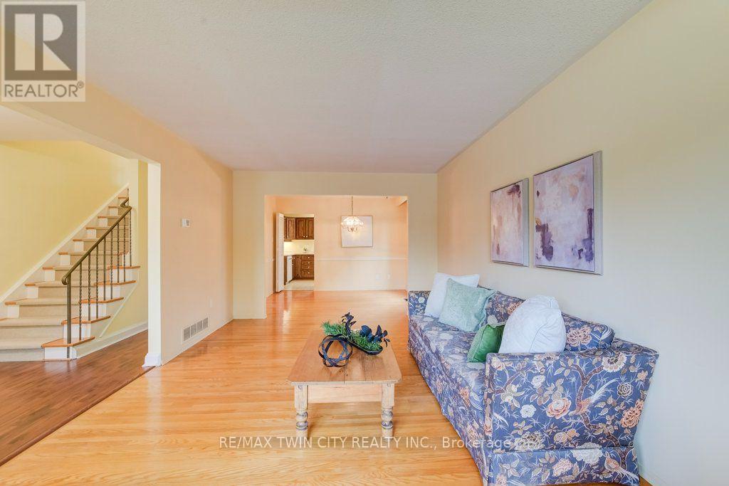 165 Mcgarry Drive, Kitchener, ON photo 7