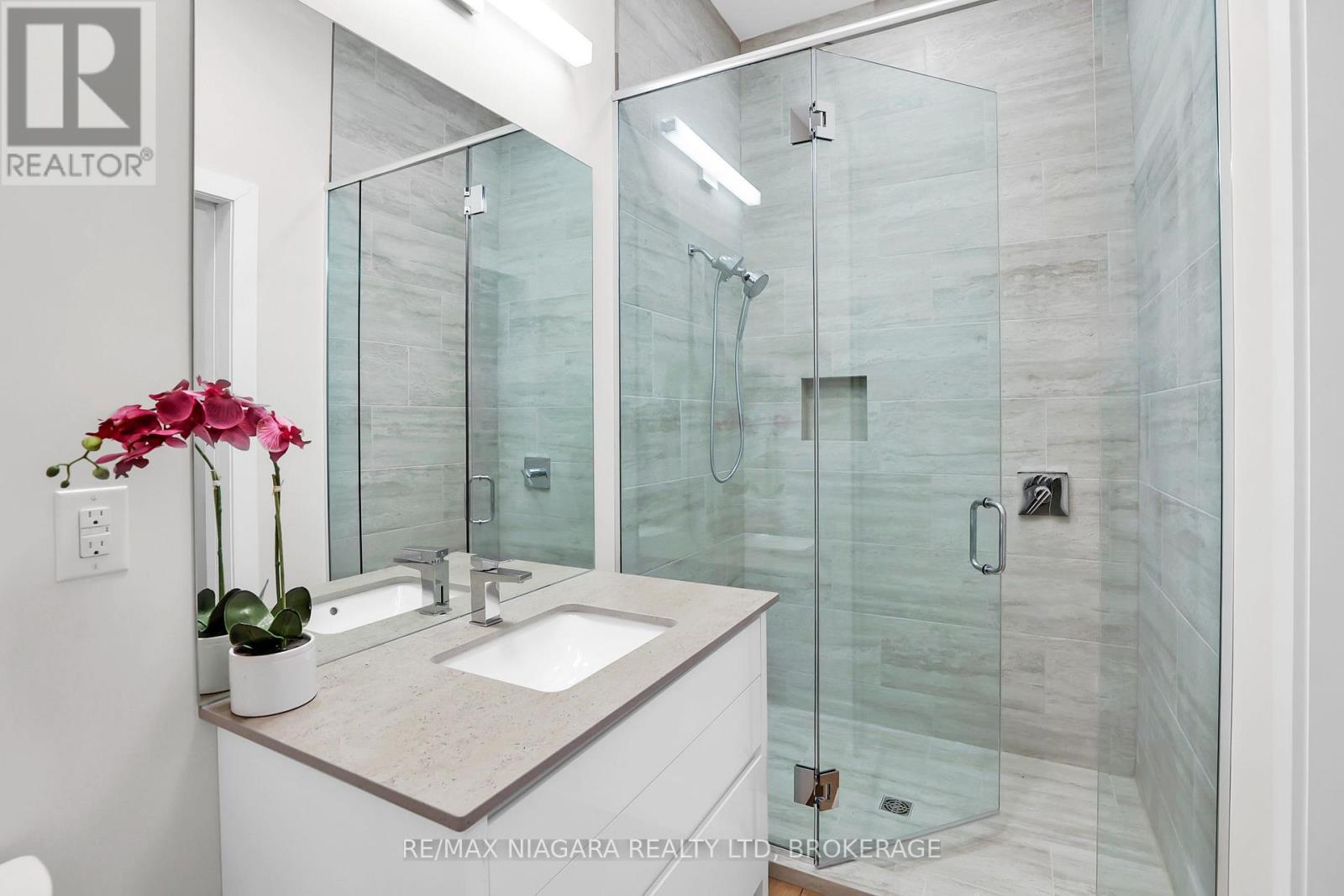 77 Yates Street — photo 23