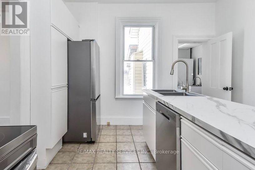 159 Wellington Street — photo 11